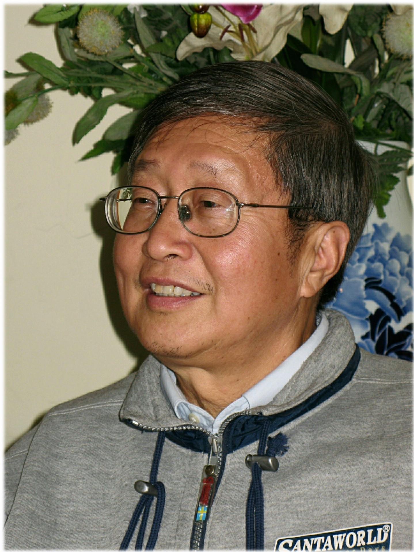 杜作润，1986-1999年任高教所常务副所长。