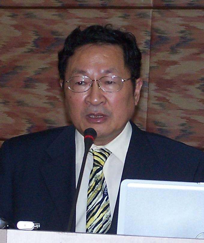孙莱祥，原复旦大学副校长，1999-2005年任高教所所长。